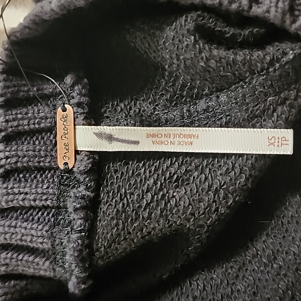 Free People “Pretty Rad” Sweater Gray Lace Crochet Split Back - Picture 8 of 8